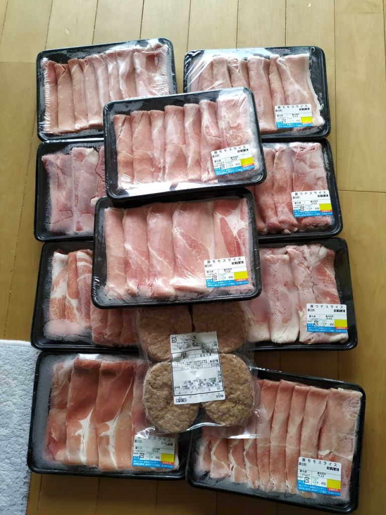 ふるさと納税宮崎県都農町の冷凍豚肉が届いた画像