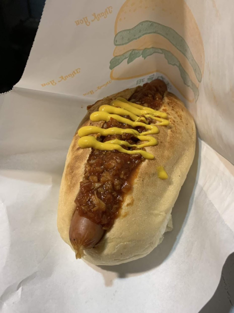 注文したホットドッグ画像、punch hotdog
