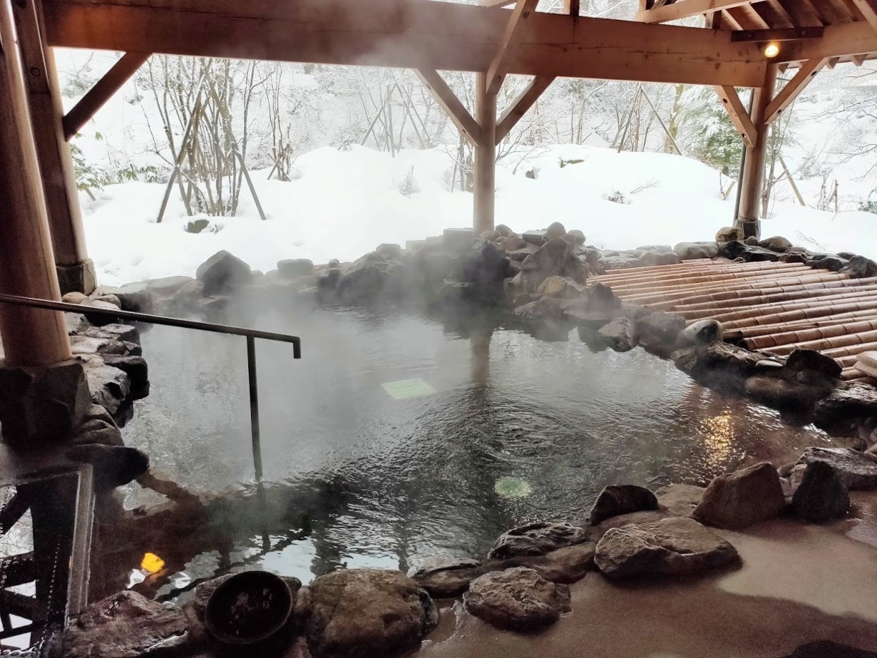 豪円湯院の露天風呂