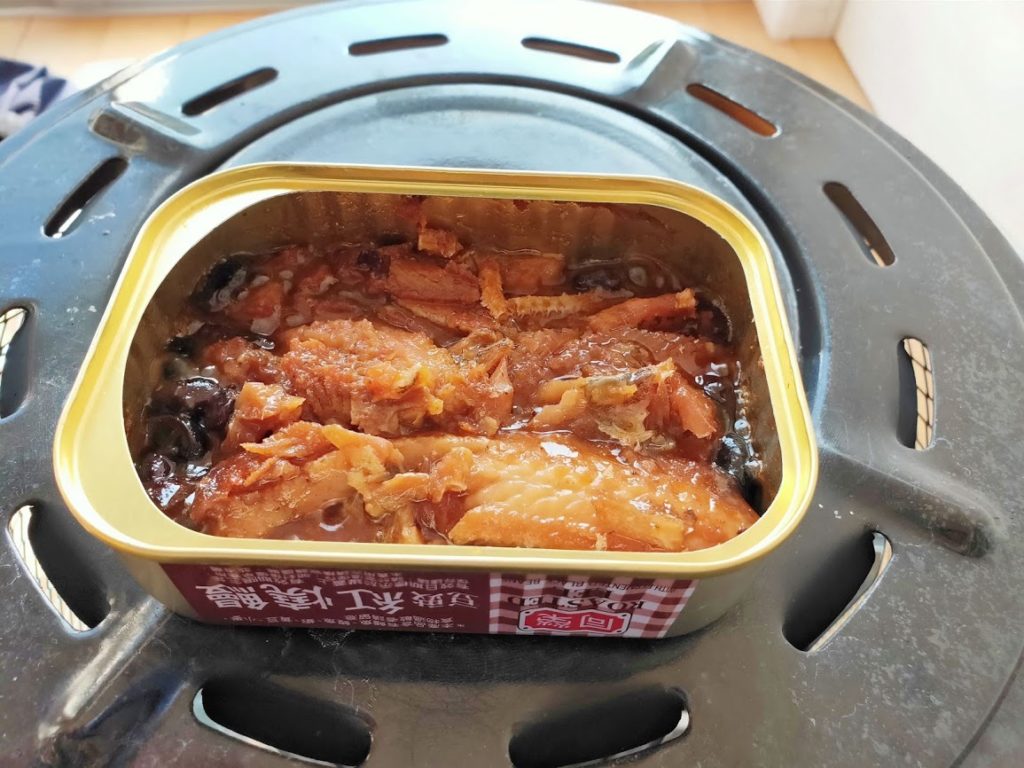 台湾鰻缶詰豆の実食