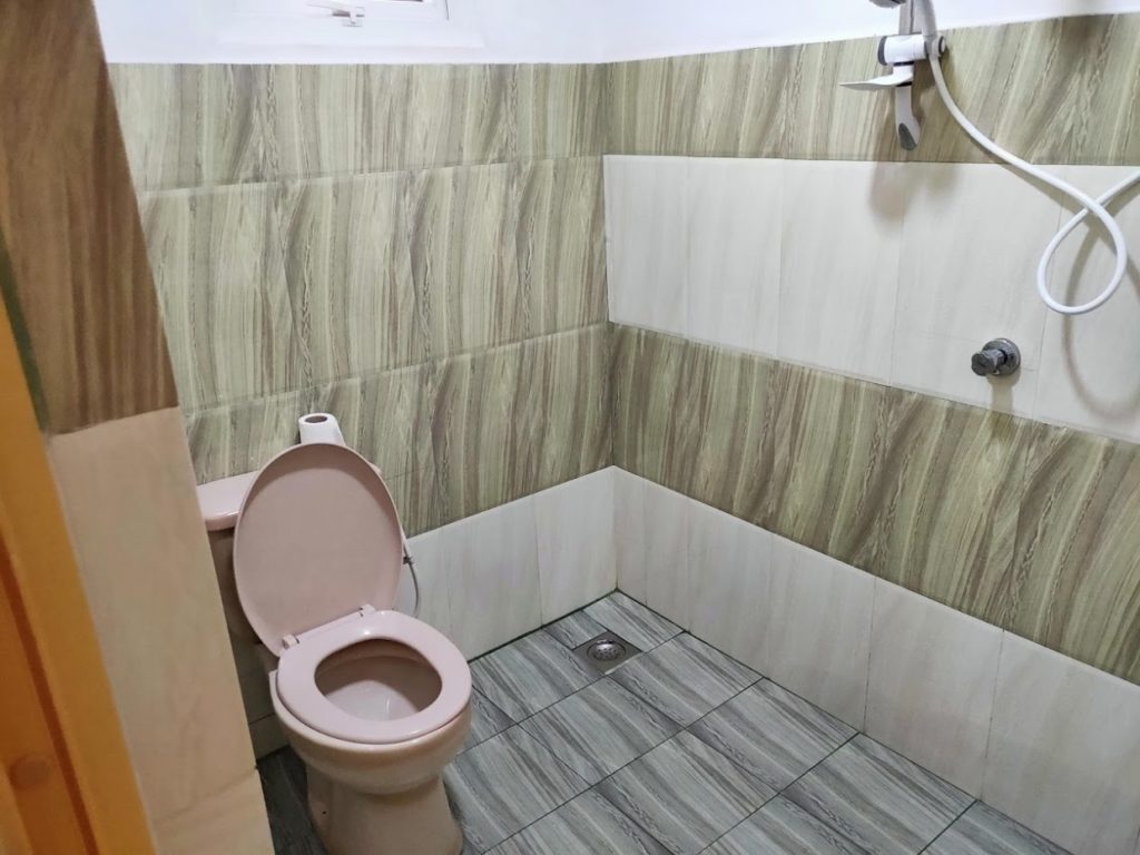 araniホームステイのトイレ