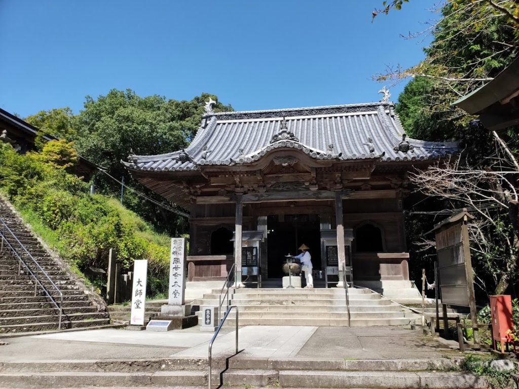 8番熊谷寺の本堂