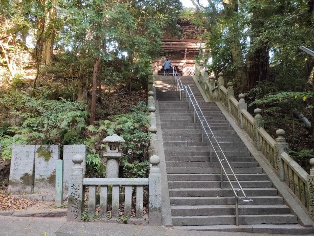 52番太山寺の山門