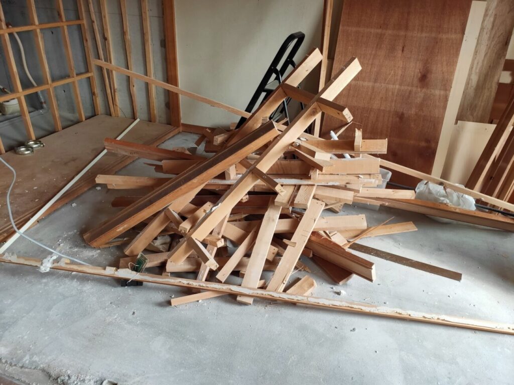リビングルームの天井解体2