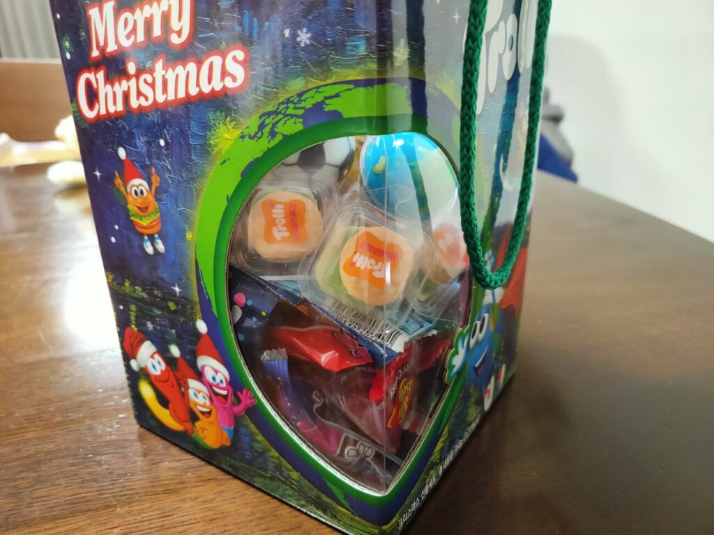 トローリ地球グミのクリスマスパッケージ