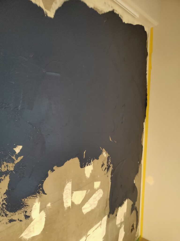 珪藻土をコンクリート壁にDIYで塗る7