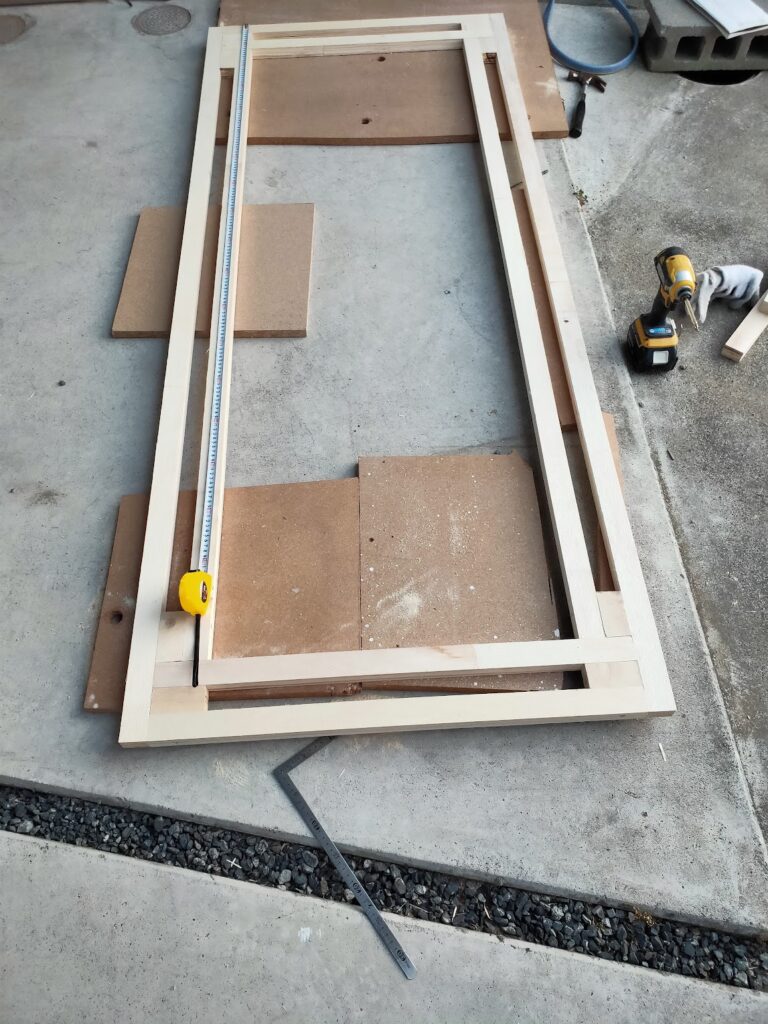 木材でドアを１からDIYで作る2
